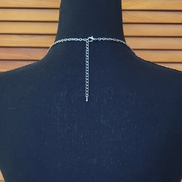 NWOT Cat with Bow Tie Charm Necklace - Picture 7 of 9